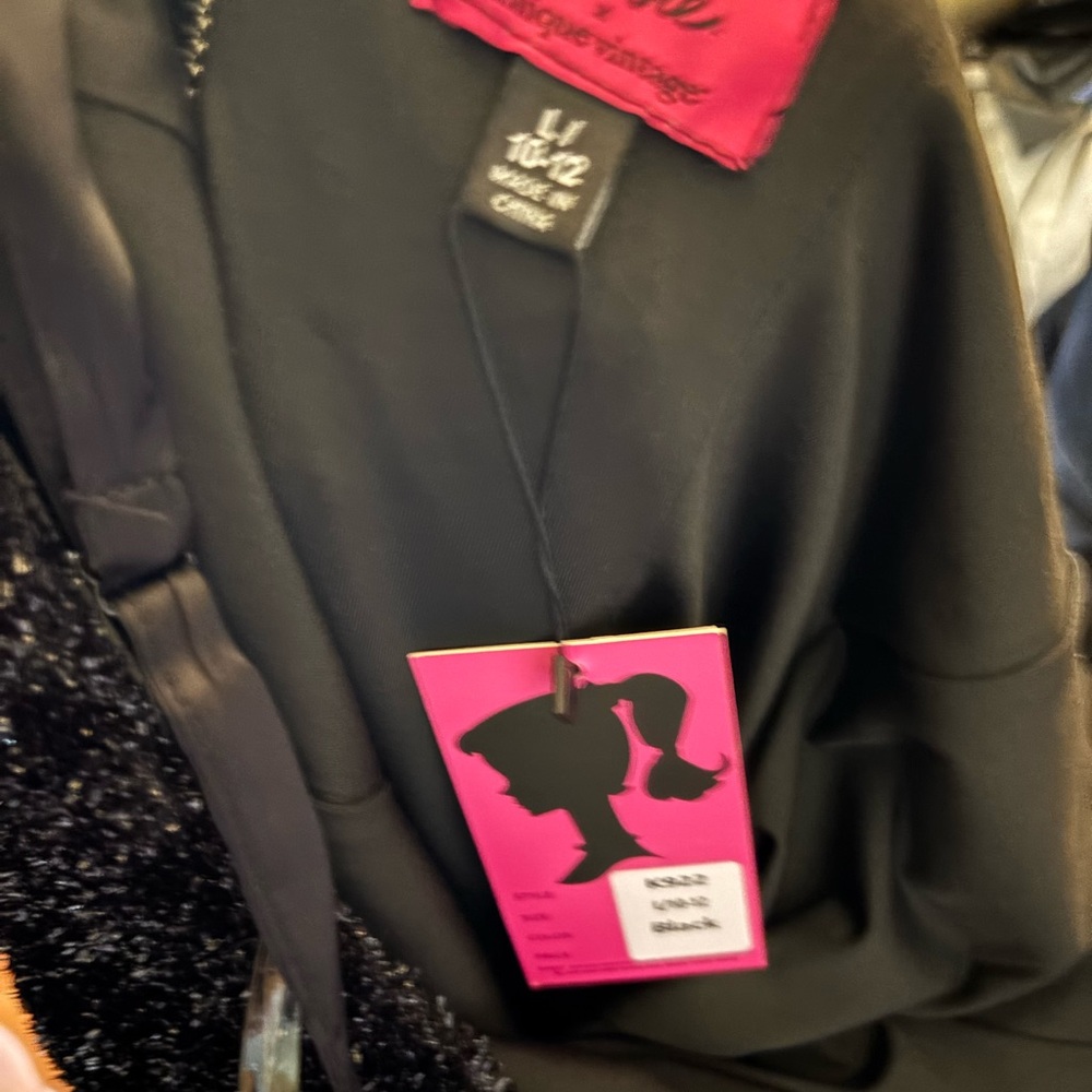 New Barbie brand dress - Picture 4 of 7